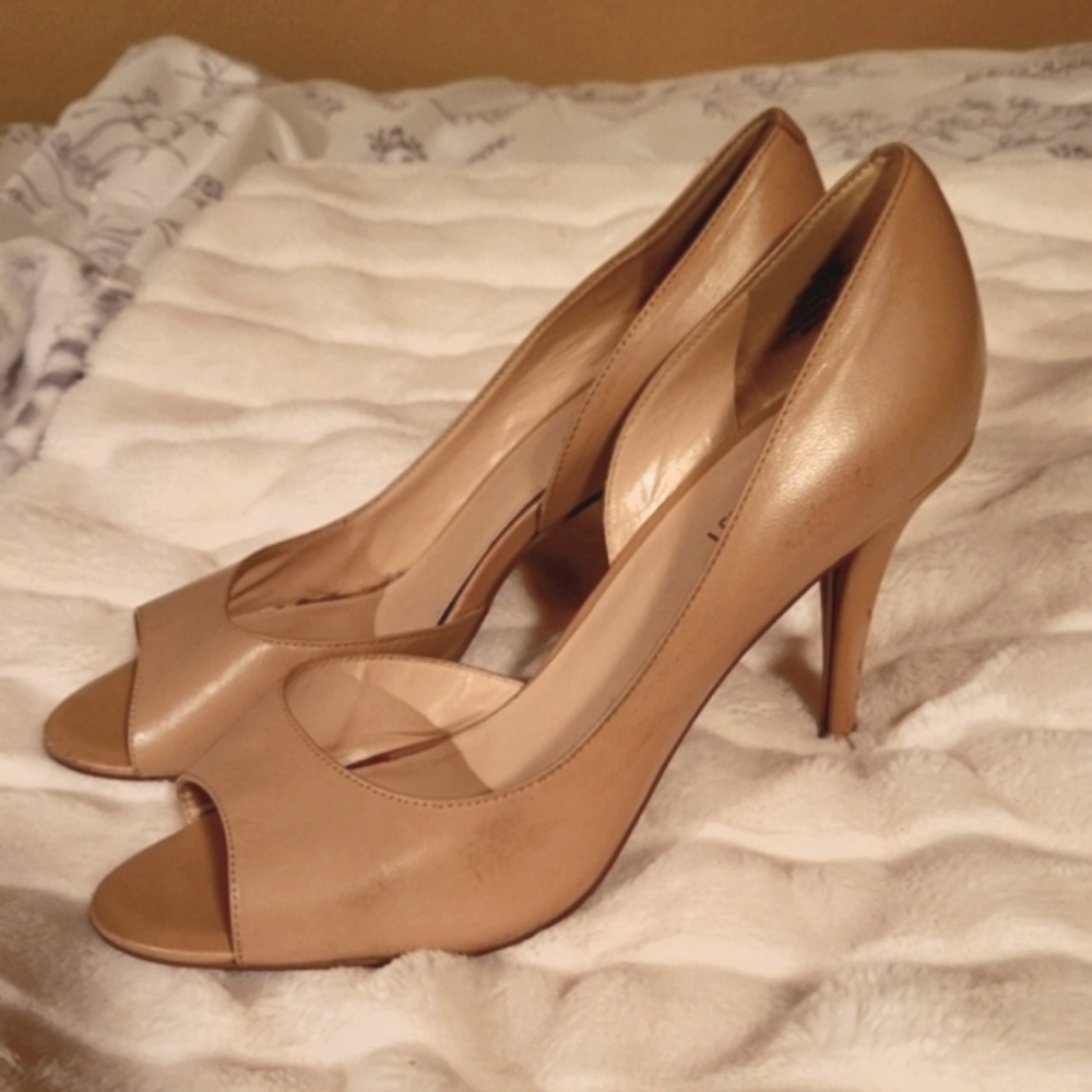 Nine West Elegant Tan Peep-Toe Heels